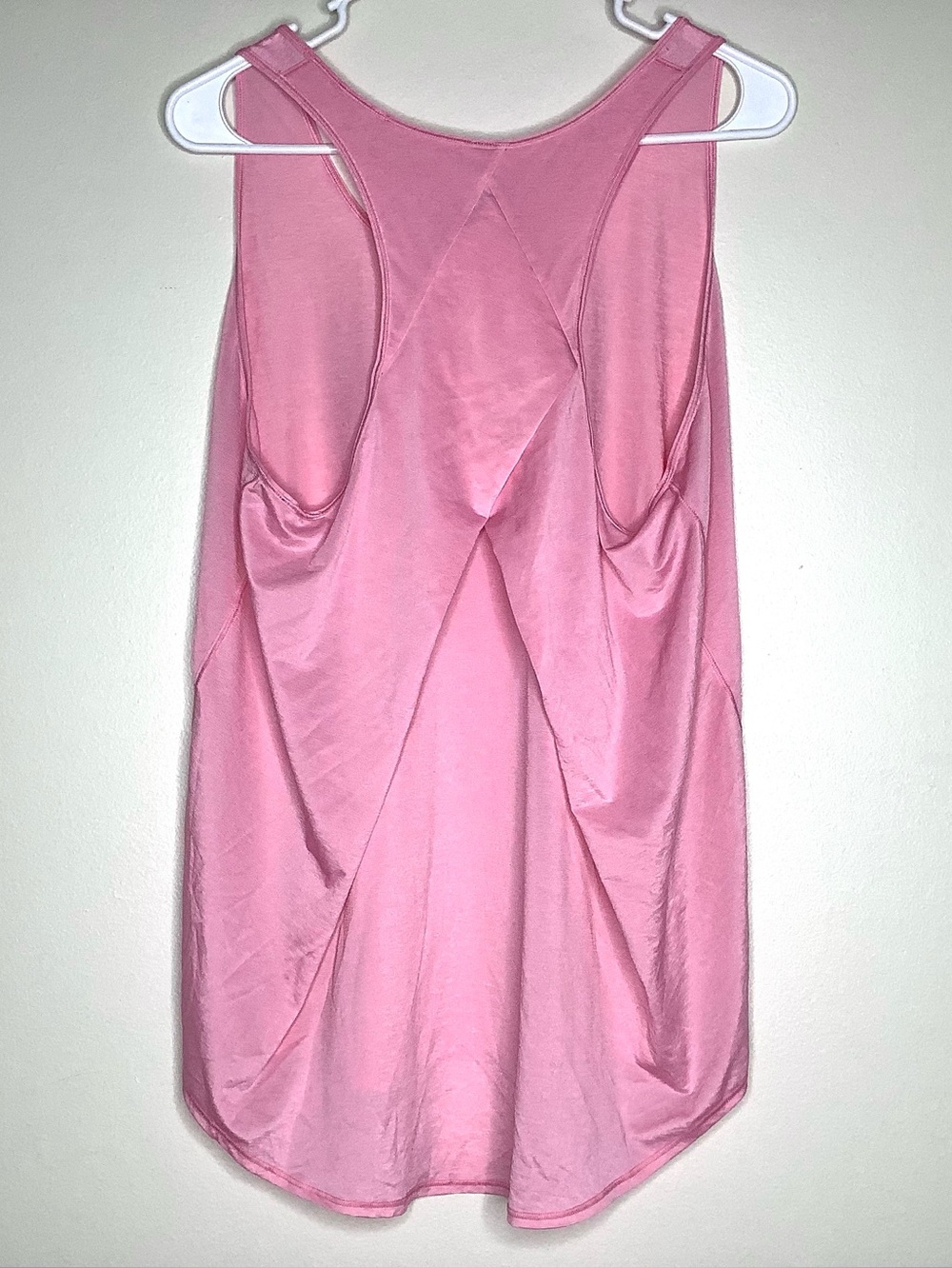 < Lululemon Pink Essential Tank Top Size 16 >